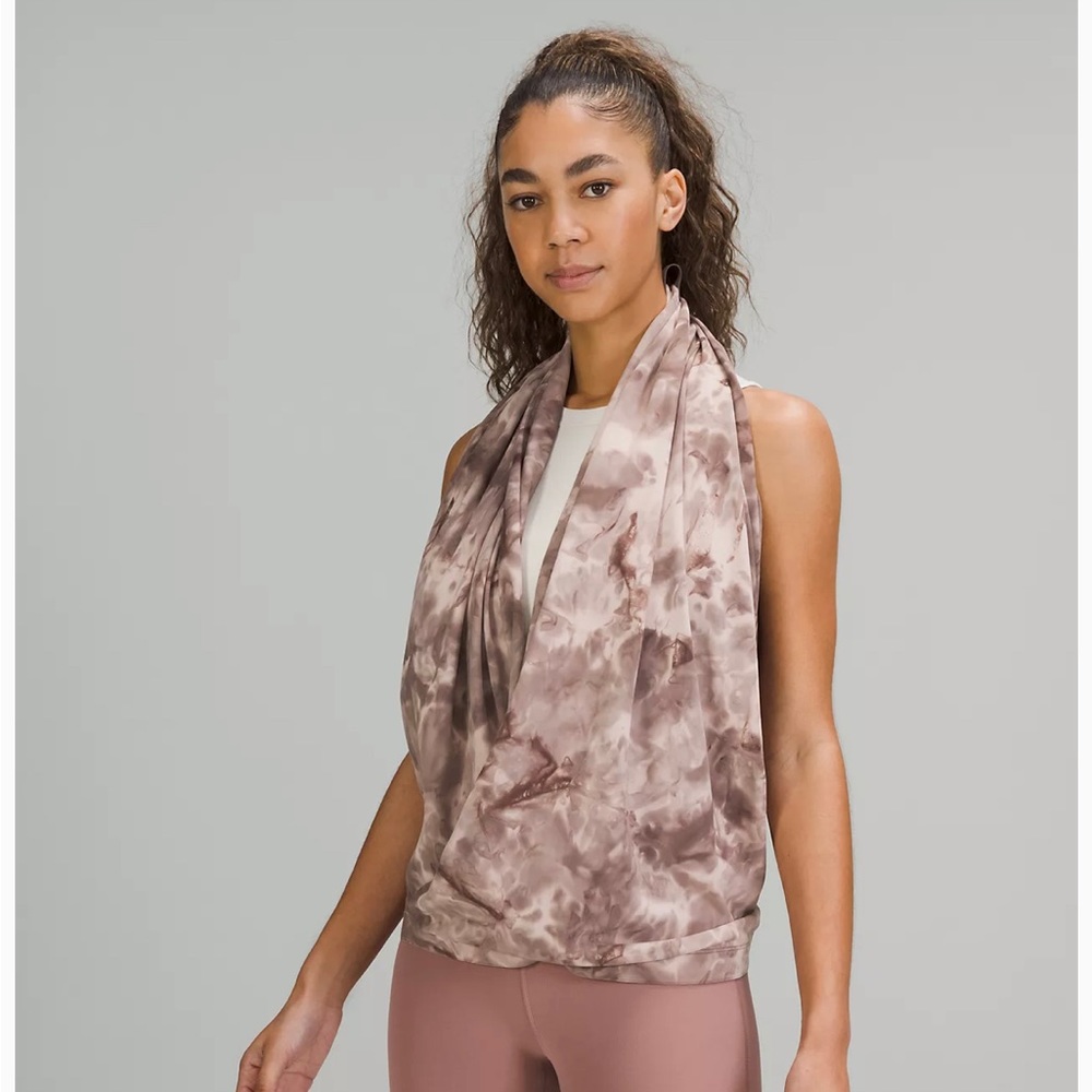 Lululemon snap scarf